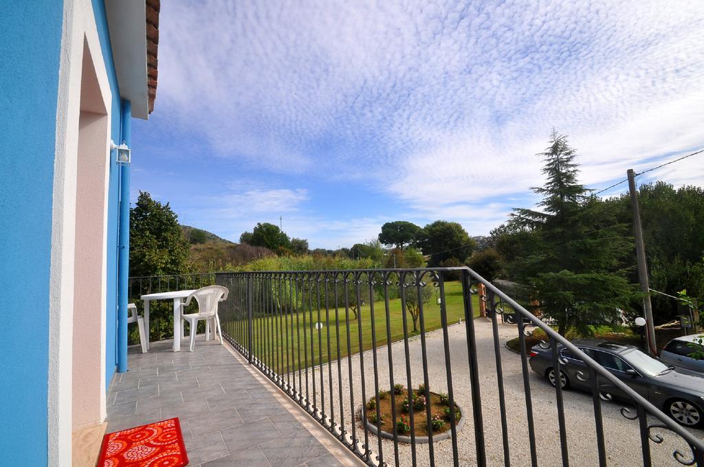 La Casa Blu Apartment Mirabella Imbaccari Bagian luar foto